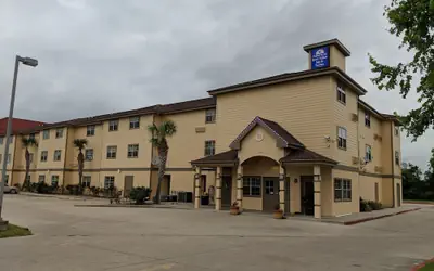 Americas Best Value Inn & Suites Winnie