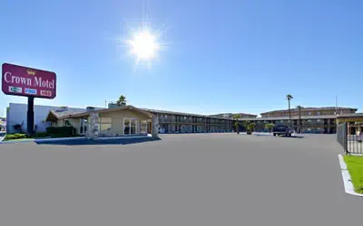 Crown Motel