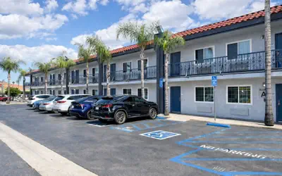 Express Inn & Suites