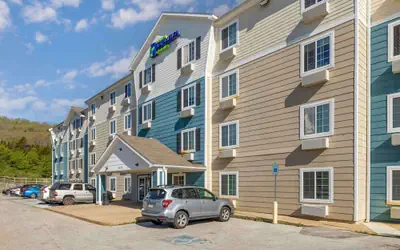 WoodSpring Suites Fayetteville I-49