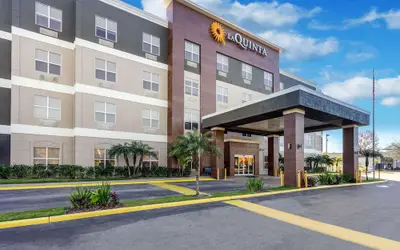La Quinta Inn & Suites by Wyndham Tampa Central