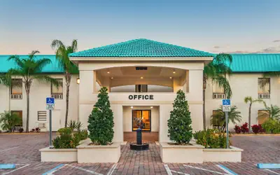 Lakeshore Resort and Marina