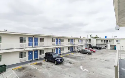 Motel 6 Long Beach, CA - International City