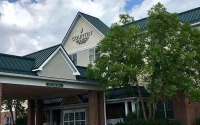 Country Inn & Suites by Radisson, Lewisburg, PA
