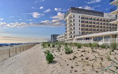 Henlopen Oceanfront Hotel