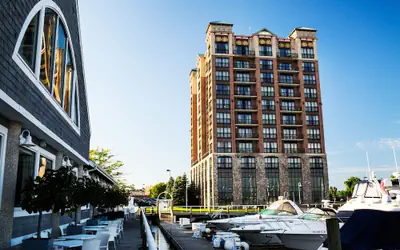 Shoreline Inn & Conference Center, an Ascend Collection Hotel