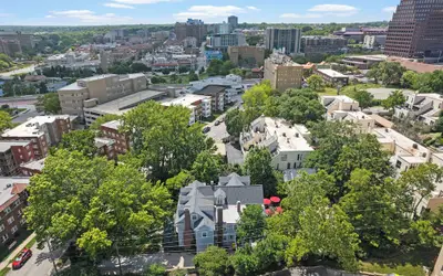 Southmoreland on the Plaza an Urban Inn