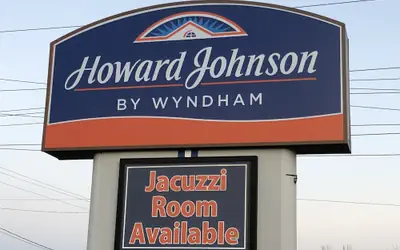 Howard Johnson by Wyndham Hartford South – Rocky Hill