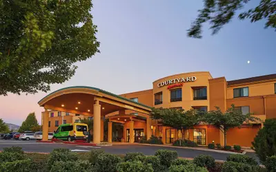 Courtyard by Marriott Medford Airport