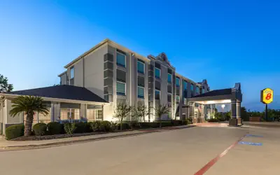 Super 8 by Wyndham San Antonio/Alamodome Area