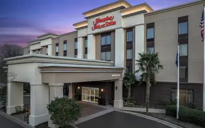 Hampton Inn & Suites Clinton - I-26