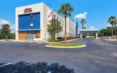 Hampton Inn & Suites Pensacola I-10 N at Univ. Town Plaza