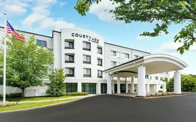 Courtyard By Marriott Farmington