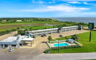 Quality Inn & Suites Port Lavaca near Lighthouse Beach