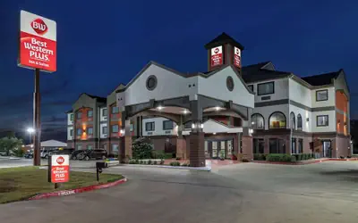 Best Western Plus Victoria Inn & Suites