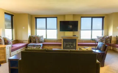 Deluxe condo in newly remodeled Grand Summit Hotel by RedAwning - Save 20% on 7+ Nights!