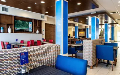 Holiday Inn Express & Suites Oklahoma City Airport by IHG