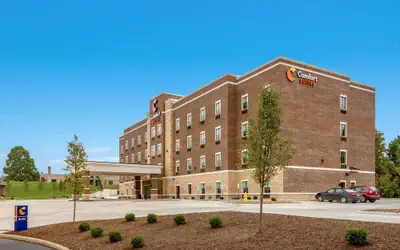 Comfort Suites Wooster near University Campus