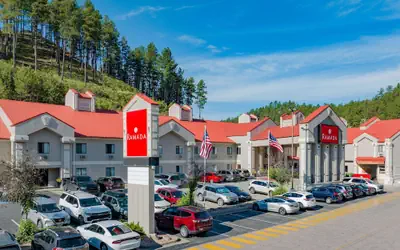 Ramada by Wyndham Keystone Near Mt Rushmore