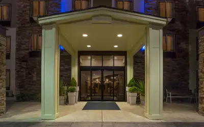 Holiday Inn Express Hotel & Suites NEWPORT by IHG