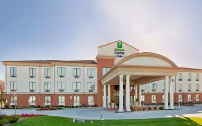 Holiday Inn Express Hotel and Suites St. Charles by IHG