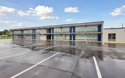 Relax inn by OYO Greeneville Near Hwy US-321