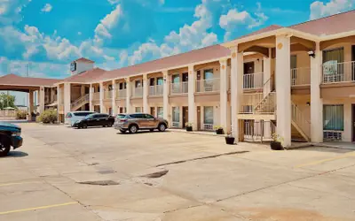 Magnolia Inn And Suites