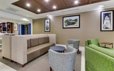 Holiday Inn Express & Suites Columbus – Fort Benning Maingate by IHG