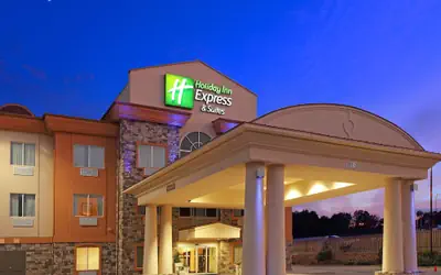 Holiday Inn Express & Suites Marshall by IHG