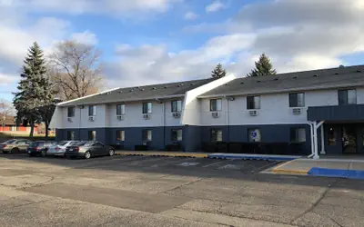 Burnsville Inn & Suites