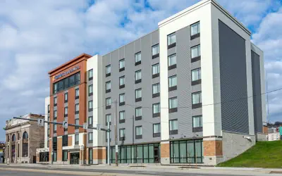 Comfort Inn & Suites Pittsburgh-Northshore