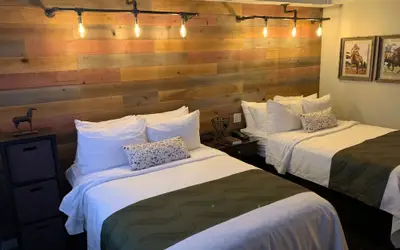 Cedar Stables Inn and Suites