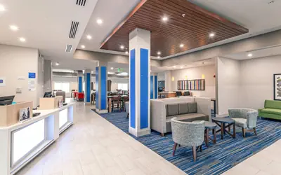 Holiday Inn Express & Suites Columbus - Worthington by IHG