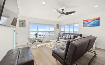 2 bedroom con with free parking!