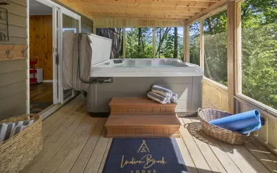 Indian Brook Lodge|Lake Views & Access|Hot Tub|11 Beds|Pet Friendly|