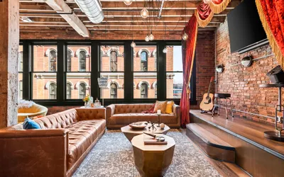 Velvet Vault - Banker’s Alley - Walk to Broadway