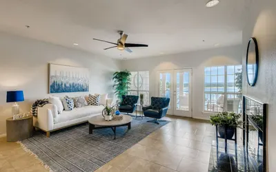 Luxury Condo with the best view on the lake