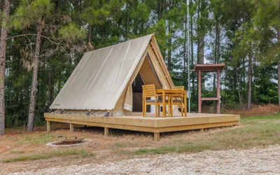 Cozy Lakeside Glamping Escape by Lake Livingston
