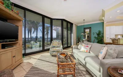 Phoenix on the Bay 1104 Stunning Views -Boat Slip