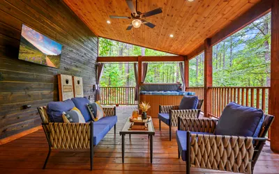 Rated Top 10 One Bedroom + No Cabins Behind Property + Private Oversized Deck