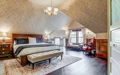 Charming Downtown Stay | Victorian Beauty & Modern Comfort