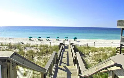 Beachside Retreat | 4mins walk to Beach w/ Arcade!