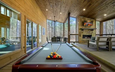 Luxury 2 bedroom + Pool Table + Near ATV Trails + Pet Friendly