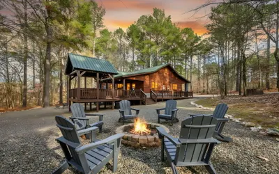S’more Fun Hideaway • Hot Tub • Arcade • ATV-Friendly • Sleeps 6