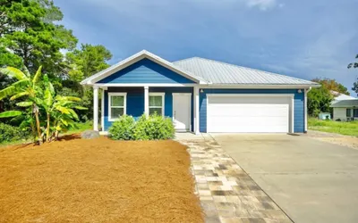 Short Walk to Beach! Sleeps 7! Attraction Tickets Included!