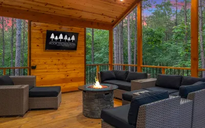 Private Hot Tub + Outdoor Oasis + Split Floor Plan + Arcade + Family Friendly