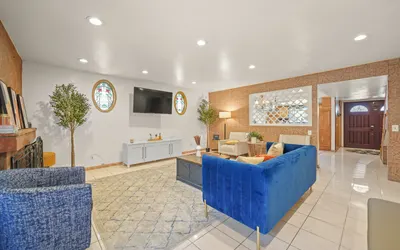 Large 5BR Near Disneyland & Knott’s | Sleeps 18