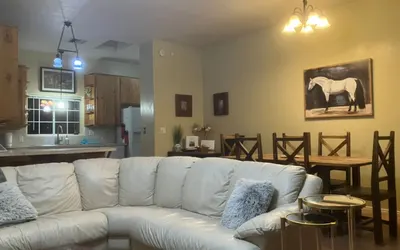 Quiet Ranch Home · Near Mercado & Downtown · Pet Friendly