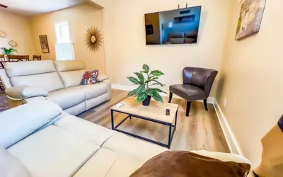 Coastal Blue: Minutes to Cedar Point and Sports Complex! Sleeps 10