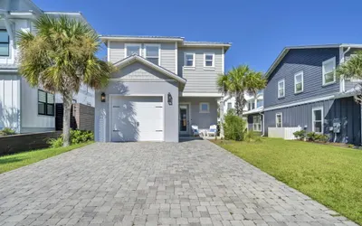 Emerald Escape in Miramar Beach – Golf Cart, 4BR/4BA, Sleeps 14, Pool, Beach